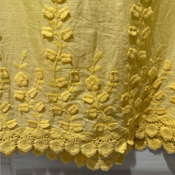 Women’s NWT MSSP Lightweight Yellow Top With Flower Detail On Bottom Size Large - Picture 4 of 9